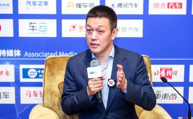军哥变成讨伐的声音舆论压力来的太快龙8国际头号玩家雷军评论区沦陷！从(图2)